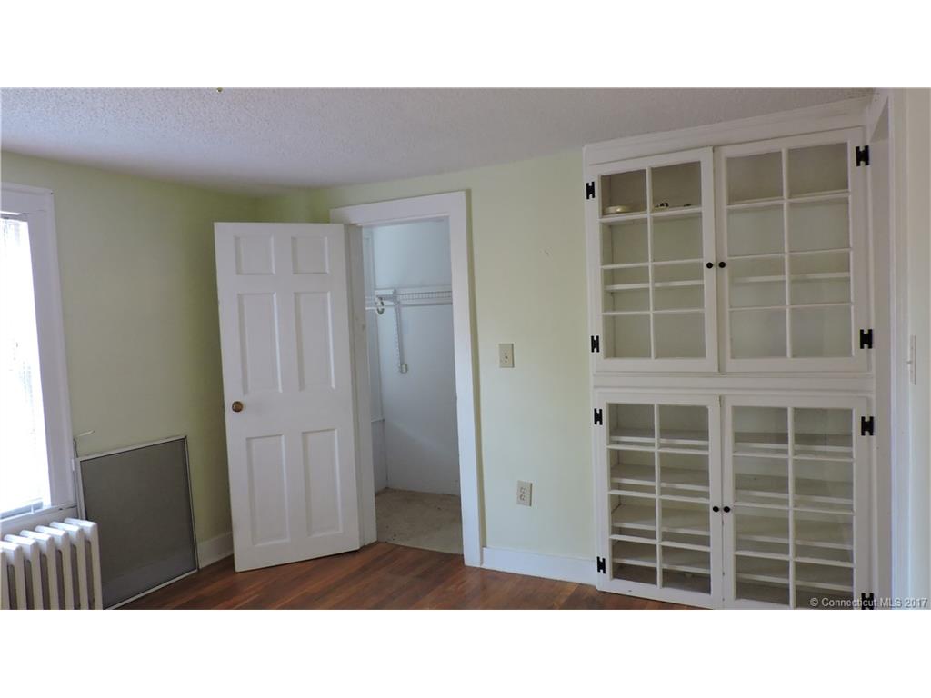162 School St, Bloomfield, CT 06002 photo 1