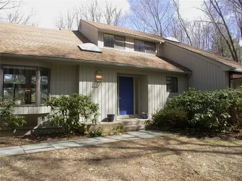 3 High Meadow Rd, Bloomfield, CT 06002 photo 1