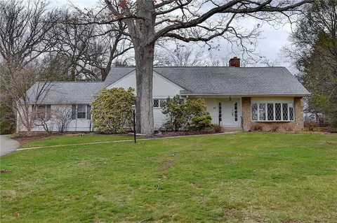 25 Robeth Ln, Wethersfield, CT 06109 photo 1