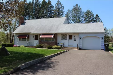 11 Norman Ave, Windsor Locks, CT 06096 photo 1