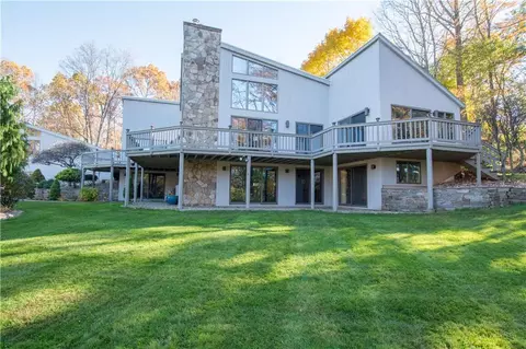 8 Woodland Ln, Berlin, CT 06037 photo 1