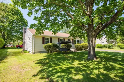 30 Easy St, Plainfield, CT 06374 photo 1