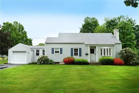 586 Maple St, Wethersfield, CT 06109 photo 1