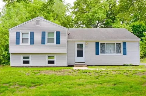 44 Coolidge St, Windsor Locks, CT 06096 photo 1