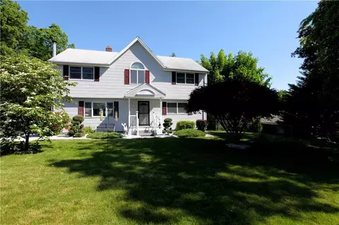 33 Mohawk Ln, Wethersfield, CT 06109 photo 1