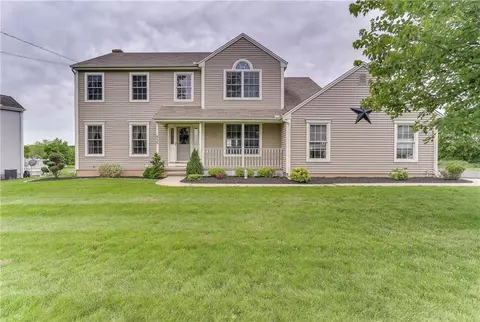 635 Laurel Grove Rd, Middletown, CT 06457 photo 1