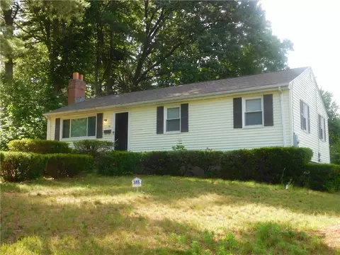 16 Pine Grove Rd, Bloomfield, CT 06002 photo 1