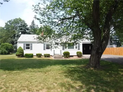 8 Fairfield Dr, Windsor Locks, CT 06096 photo 1