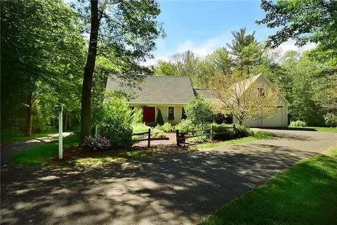 8 E Porter Rd, Ellington, CT 06029 photo 1