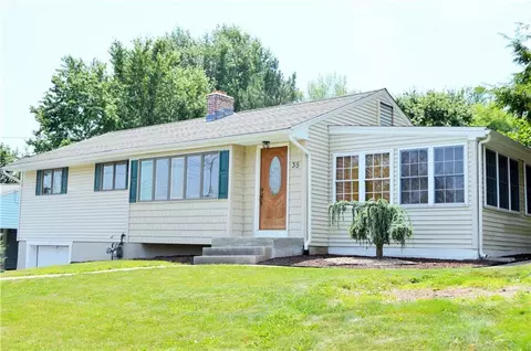 35 Bailey Rd, Middletown, CT 06457 photo 1