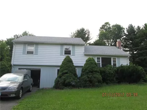 33 Nolan Dr, Bloomfield, CT 06002 photo 1