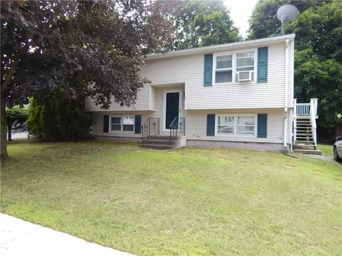 33 Oxbow Dr, Willimantic, CT 06226 photo 1