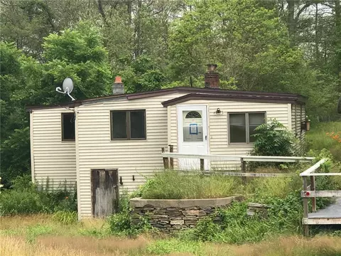315 Green Hollow Rd, Killingly, CT 06239 photo 1