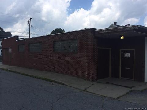 42 Mechanic St, Killingly, CT 06239 photo 1