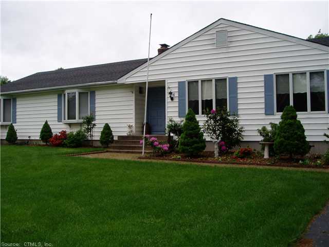 76 Willowbrook Rd, Cromwell, CT 06416 photo 1