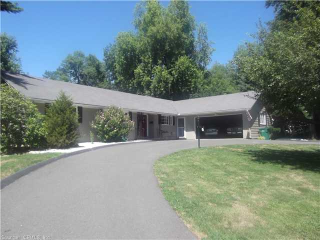 7 Utley Rd, Bloomfield, CT 06002 photo 1