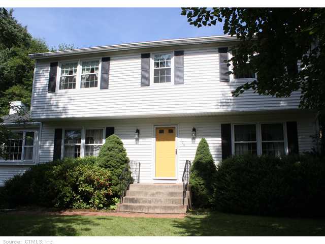 106 Eastview Dr, Windsor, CT 06095 photo 1