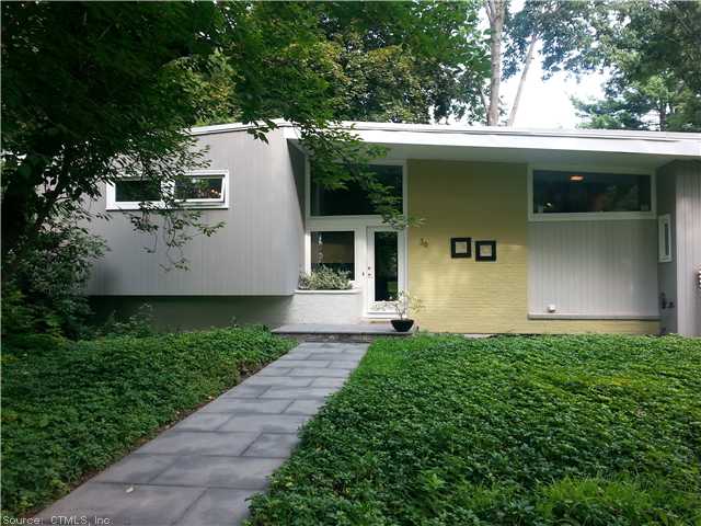 36 Cold Spring Dr, Bloomfield, CT 06002 photo 1