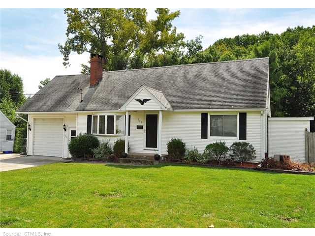 135 Sunset St, Windsor Locks, CT 06096 photo 1