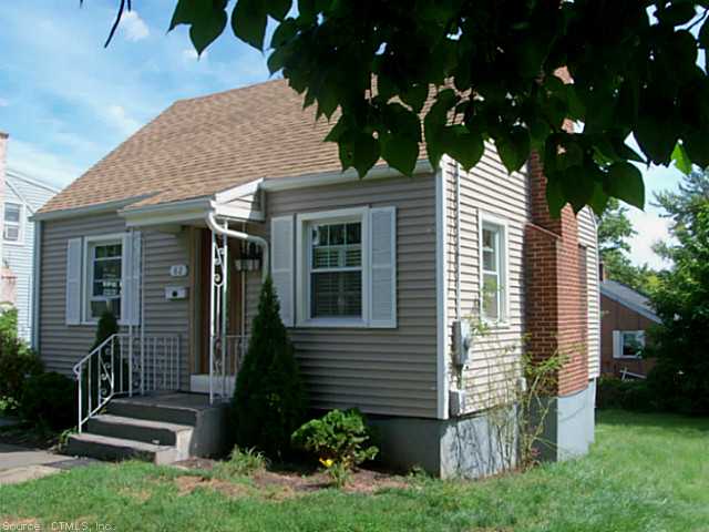 82 Wright Rd, Wethersfield, CT 06109 photo 1