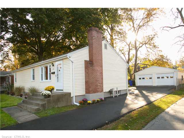 105 Goodwin Ave, Wethersfield, CT 06109 photo 1