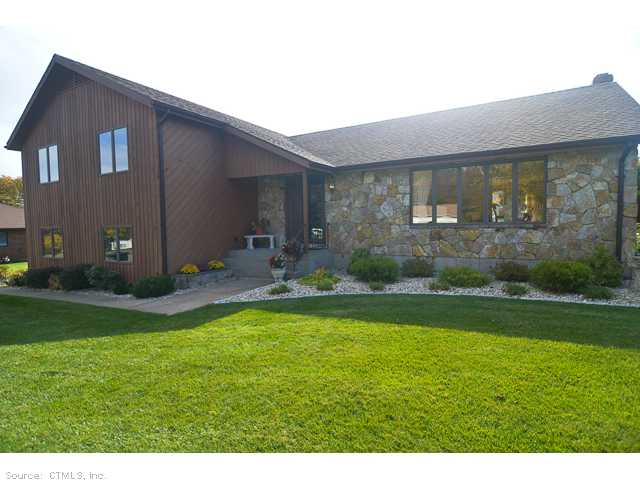 271 Baldwin Dr, Bristol, CT 06010 photo 1