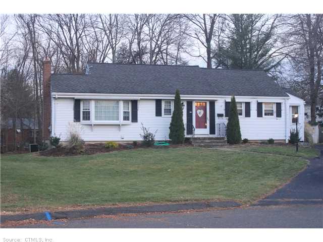 24 Bond St, Wethersfield, CT 06109 photo 1