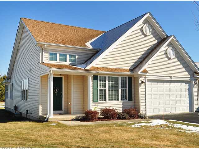 8 Mountainview Cir, Ellington, CT 06029 photo 1
