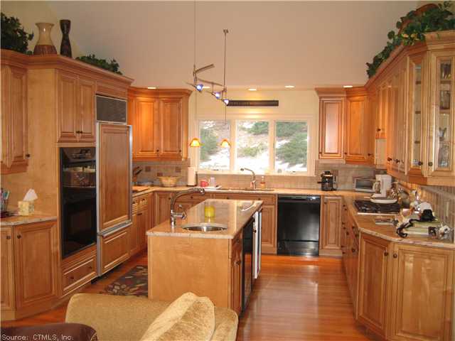 232 Mooreland Rd, Berlin, CT 06037 photo 1