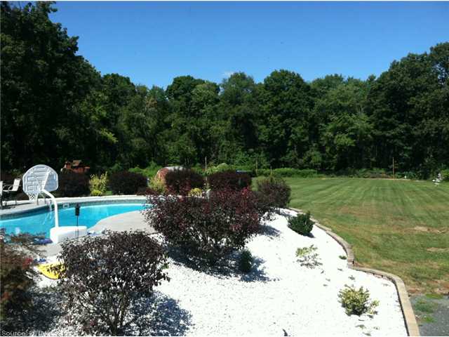262 Elm St, Windsor Locks, CT 06096 photo 1