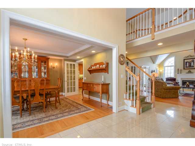 15 Westmont Rd, Wethersfield, CT 06109 photo 1