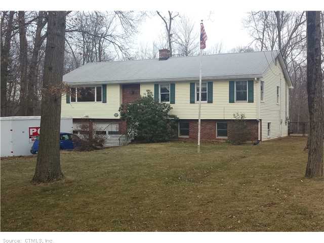 15 Cobblestone Rd, Bloomfield, CT 06002 photo 1
