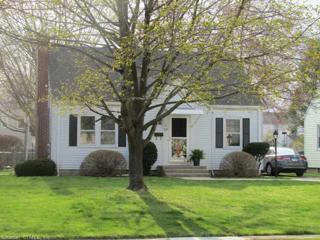 19 Buckland Rd, Wethersfield, CT 06109 photo 1