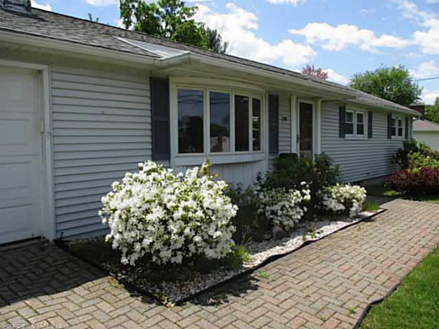 88 Fox Hill Rd, Wethersfield, CT 06109 photo 1