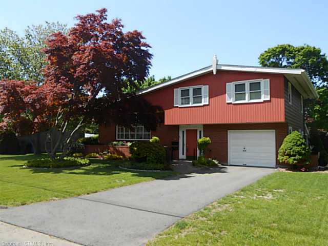 47 E Maple St, Manchester, CT 06040 photo 1