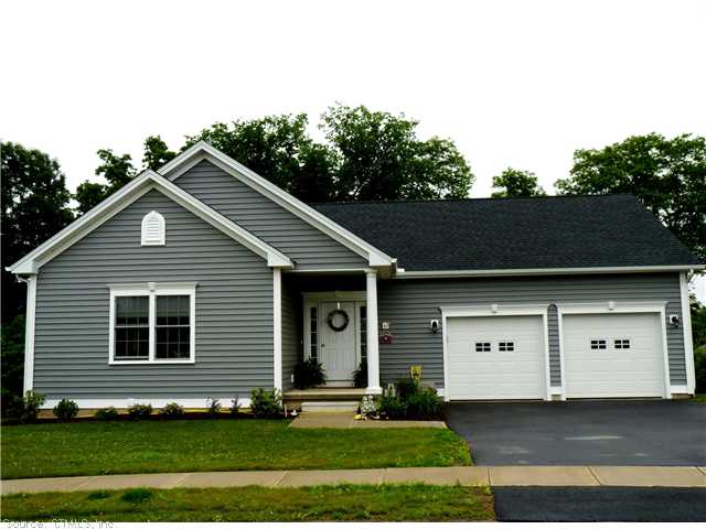 10 Chamberlain Xing, Windsor Locks, CT 06096 photo 1