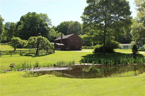 1 Curtis Rd, Bridgewater, CT 06752 photo 1