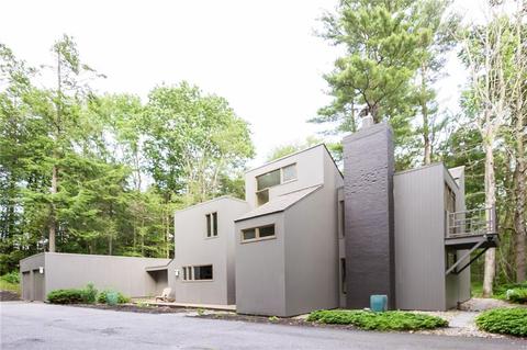 408 Windtree St, Torrington, CT 06790 photo 1