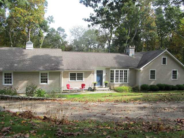 32 Jonathan Dr, Roxbury, CT 06783 photo 1