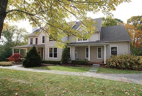 128 Sky View Cir, Hamden, CT 06514 photo 1