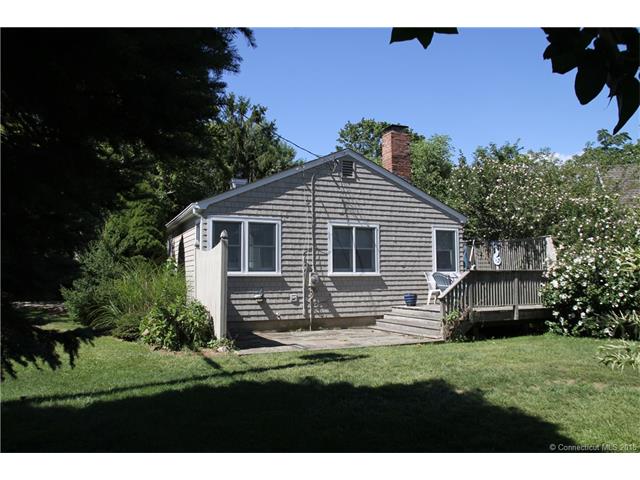 19 Faulkner Dr, Guilford, CT 06437 photo 1