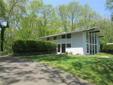 33 Hamilton Dr, Madison, CT 06443 photo 1