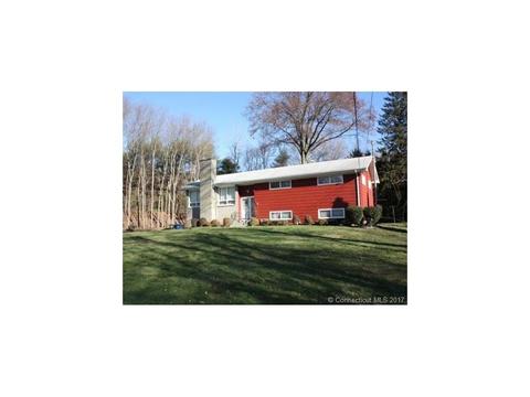 18 Valley Rd, Trumbull, CT 06611 photo 1