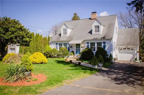 83 Hepburn Rd, Hamden, CT 06517 photo 1