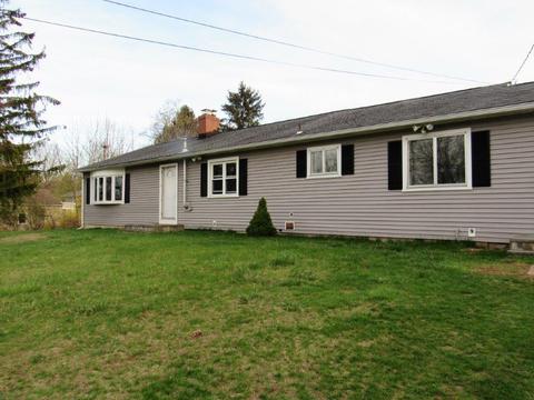 14 Pequot Rd, Wallingford, CT 06492 photo 1