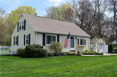 8 Dogwood Ln, Clinton, CT 06413 photo 1