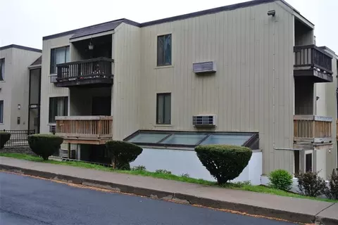175 Mill Pond Rd #103, Hamden, CT 06514 photo 1