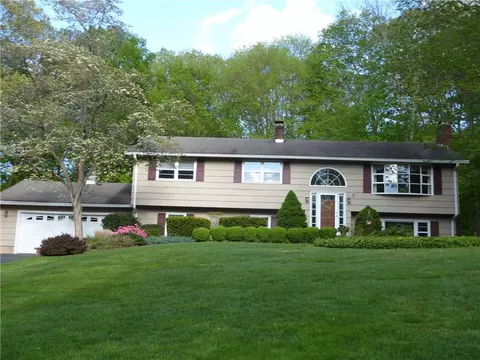 80 Squire Ln, Hamden, CT 06518 photo 1