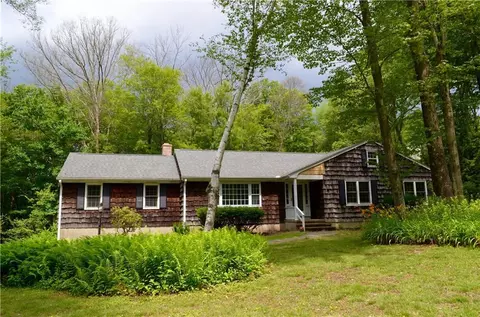 68 Oak Ridge Dr, Bethany, CT 06524 photo 1