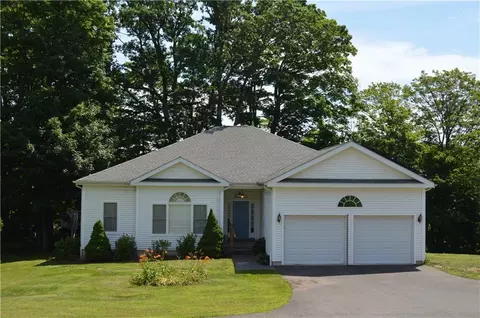 2 Maplecrest Ln, Hamden, CT 06514 photo 1